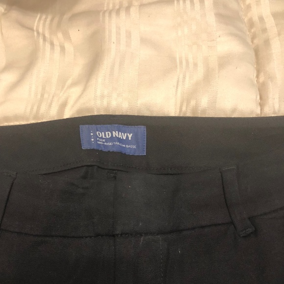 Old Navy Cropped Pant - Picture 2 of 3